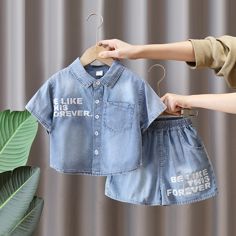 7217 Traje de camisa de mezclilla para niños 2025 Nuevo estilo de moda Verano para niños Red Red Fried Street Ropa Verano Manga corta