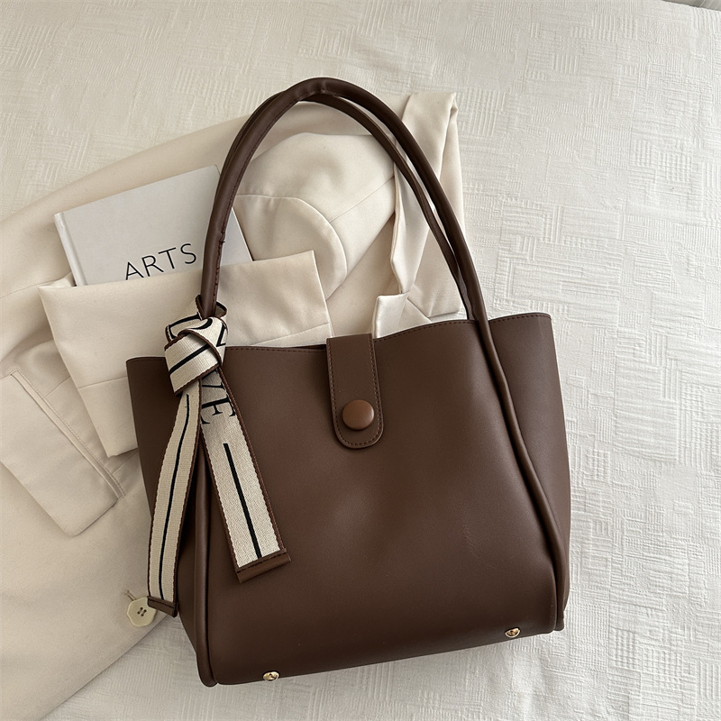 Bolso de textura de invierno para mujeres 2024 nuevo bolso de mujer retro simple bolso de mano casual bolso de hombro universal