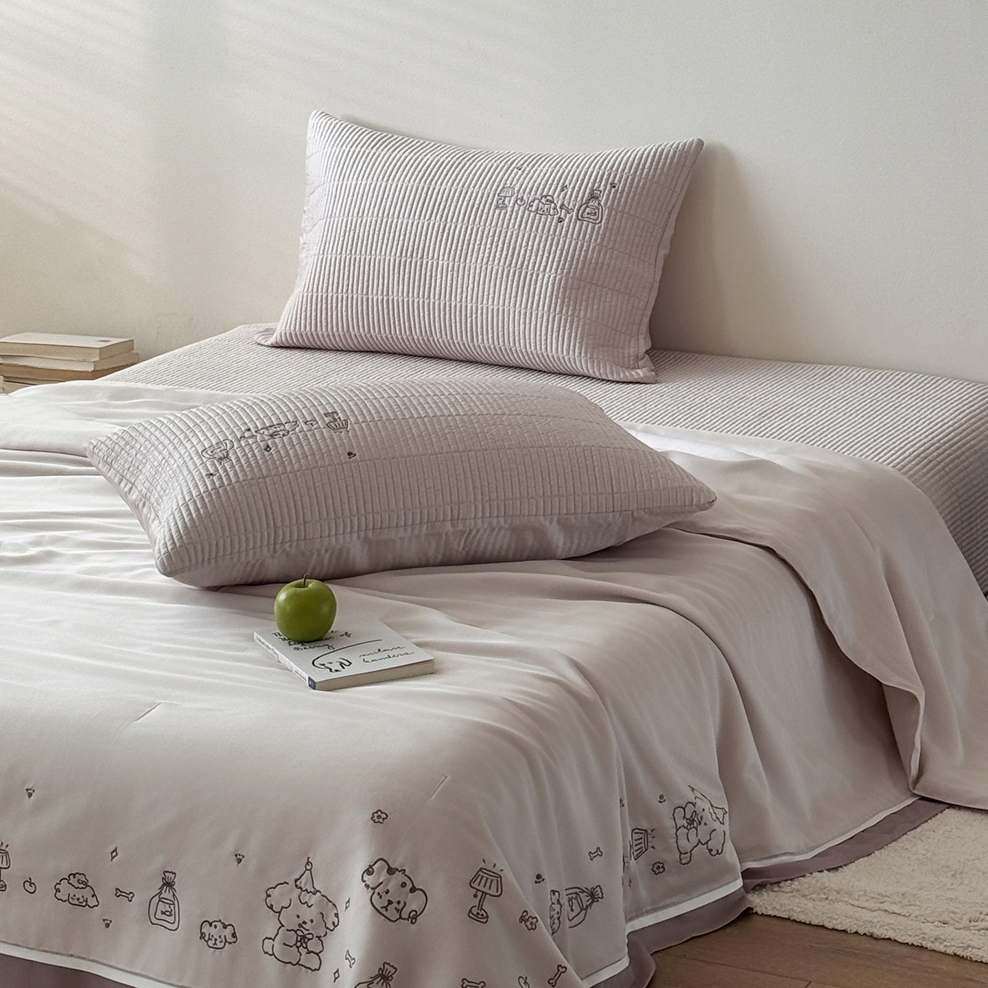 Korean Style Dog Themed Bedding Set With Bed Sheet And Covers_voghion.com