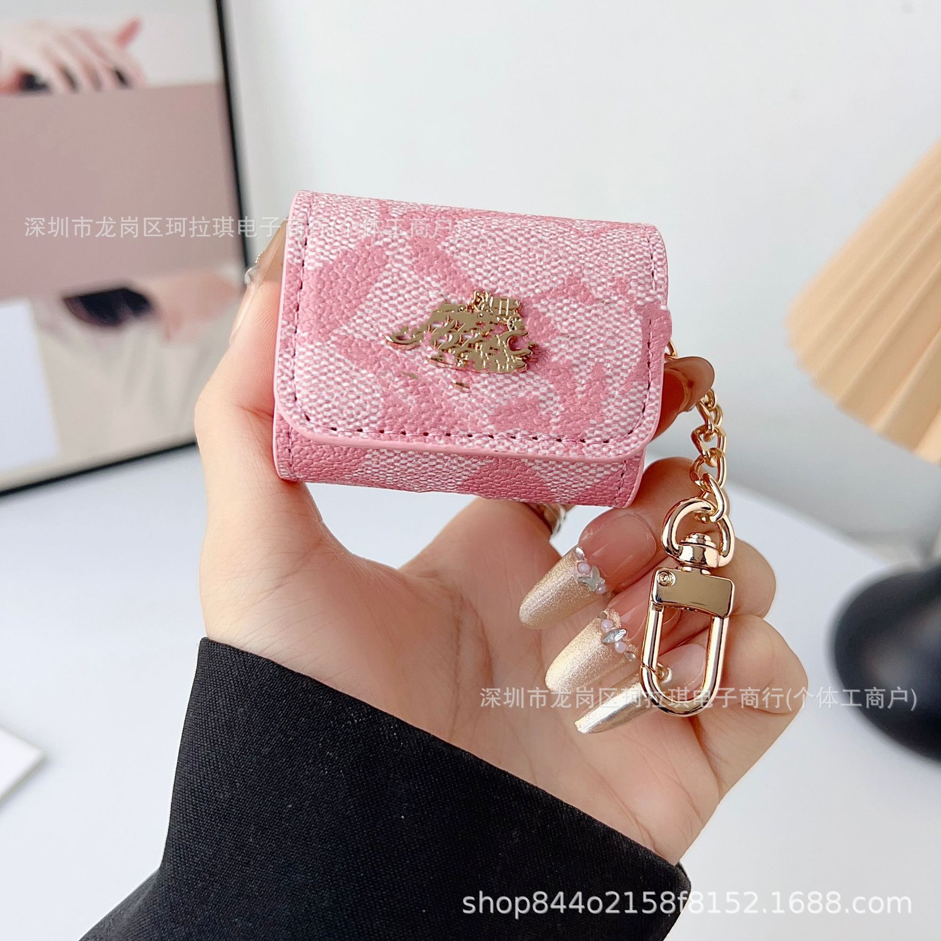 2026 bolsas de auriculares coloridas con etiqueta de oro, cubierta de auriculares compacta y hermosa para todos los tipos de auriculares