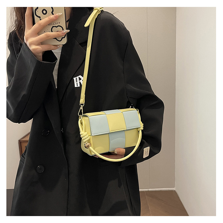 Women's Medium Pu Leather Color Block Vintage Style Magnetic Buckle Handbag display picture 13