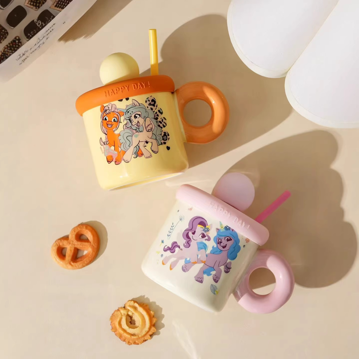 Taza de cerámica de personalidad creativa, pony de alto valor facial, taza de agua de paja, taza de café encantadora para chicas.