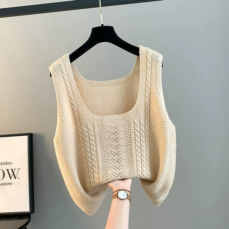 Retro layered top, autumn/winter women's sleeveless sweater vest, versatile loose-fitting U-neck cable-knit sweater vest Retro layered top, autumn/winter women's sleeveless sweater vest, versatile loose-fitting U-neck cable-knit sweater vest