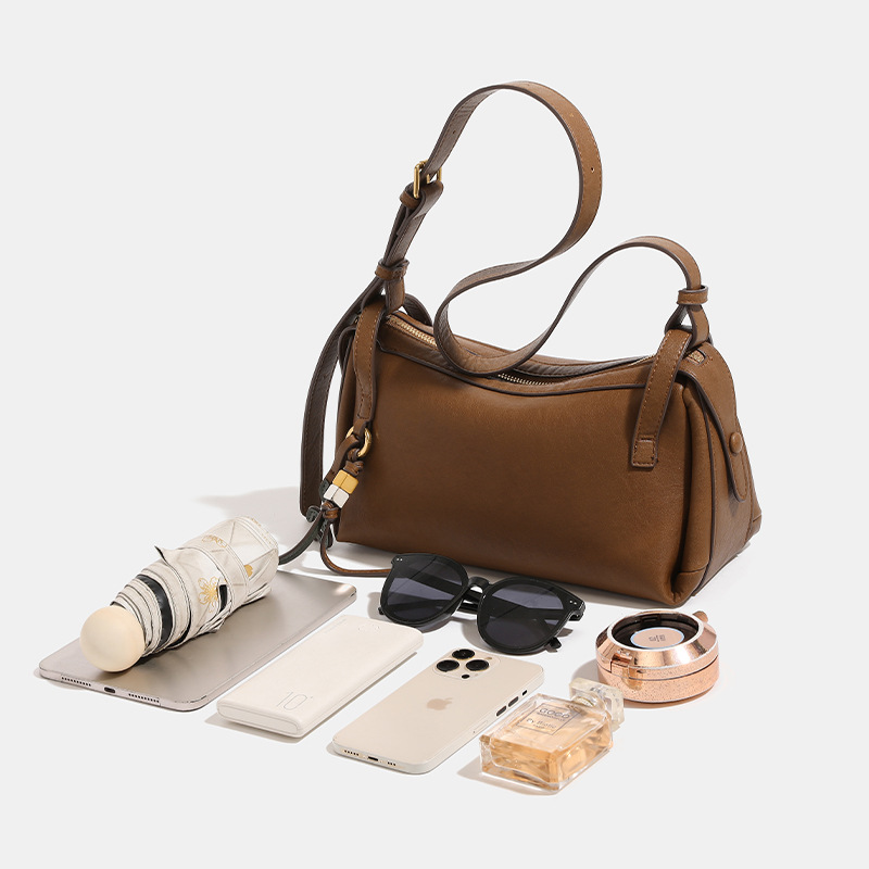 Retro Women's Shoulder Bag In Vegetable Tanned Cowhide Leather_voghion.com