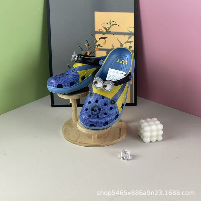 Cross Minion Glasses Style Fashionable and Versatile Cartoon Adult Clogs Couple Beach Shoes Sandals Joint Style