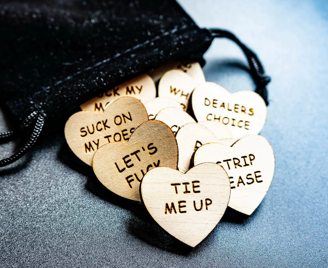 Смешные Жетоны Деревянный Маленький бренд в форме сердца круглый маленький деревянный знак множественный выбор жетон трансграничный новый продукт