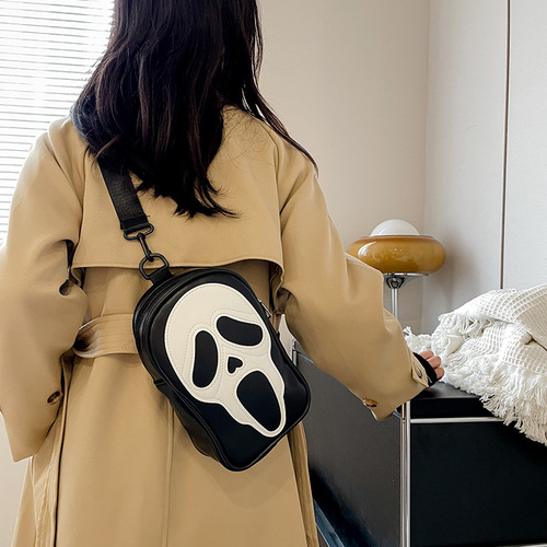 New style grimace skull crossbody bag hip-hop European and American personality creative ghost chest bag trendy cool couple small bag mobile phone bag