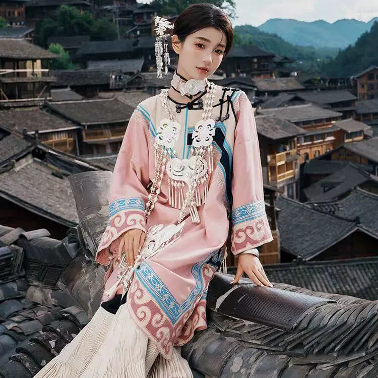 新款新中式国风服饰小众超仙女民族风装云南民族特色服装旅拍写真