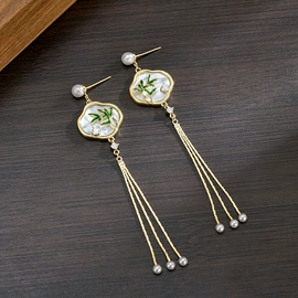 胸针;耳钉;项链