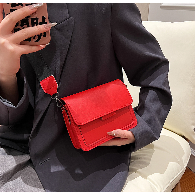 198g Weight Synthetic Leather Lining Material Sewing Thread Fashion Element Flip Cover Closure Type Single Shoulder Strap Strap Type Square Bag Bags Type Casual Occasion Pu Leather Material Solid Color Pattern All Seasons Season Women's Gender Classic Style Style Square Shape Women's Pu Leather Solid Color Classic Style Sewing Thread Square Flip Cover Square Bag 20