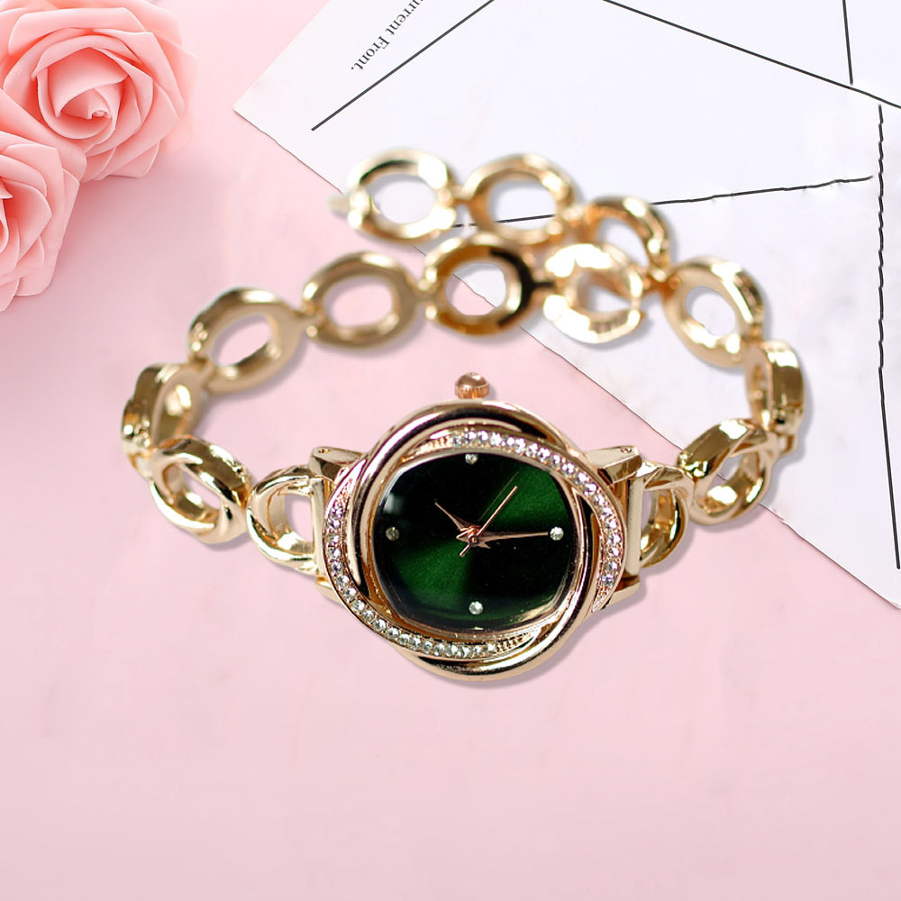 Temperamento cadena de mano reloj de mujer estudiante versión coreana simple casual punto diamante tendencia moda 2024 nuevo estilo Mori mujer