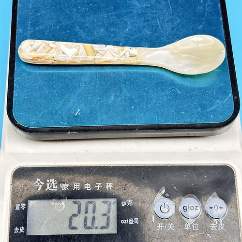 Southeast Asian specialty travel goods shell spoon acrylic handle can be used for fruit fork tea fork 12cm long 