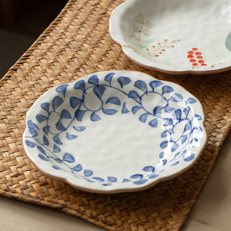 Japanese Imported Mino Ware Hand-Painted Cherry Blossom Dinner Plate for Home Use, Petal-Shaped Dish, Japanese-Style Rice Plate, Flower-Shaped Deep Plate, Breakfast Plate Japanese Imported Mino Ware Hand-Painted Cherry Blossom Dinner Plate for Home Use, Petal-Shaped Dish, Japanese-Style Rice Plate, Flower-Shaped Deep Plate, Breakfast Plate