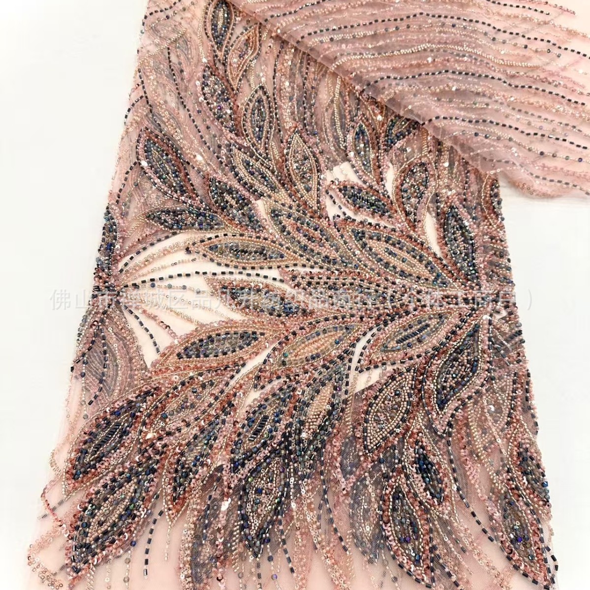 Tejido de flores tridimensionales industria pesada Tejido de bordado de perlas Tejido de bordado de sequilla Tejido de vestido de moda de alta calidad transfronterizo