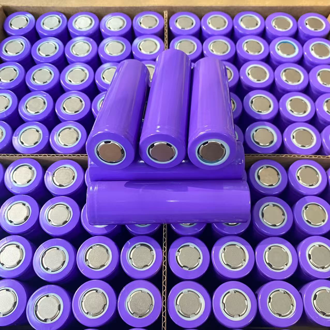 Batería Jungenli 18650 de 3.7V, batería de litio con cabeza plana puntiaguda, celda de almacenamiento de energía, certificación 3C, venta directa de fábrica completa