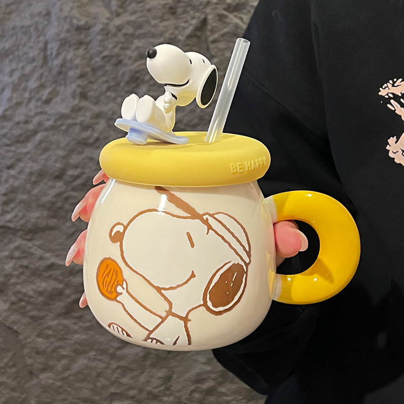Taza Snoopy genuina taza de cerámica creativa pareja linda taza con tapa regalo de cumpleaños de alto valor