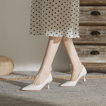 单鞋2025年春秋季3CM细跟尖头软皮久站不累脚上班黑色职业工作鞋