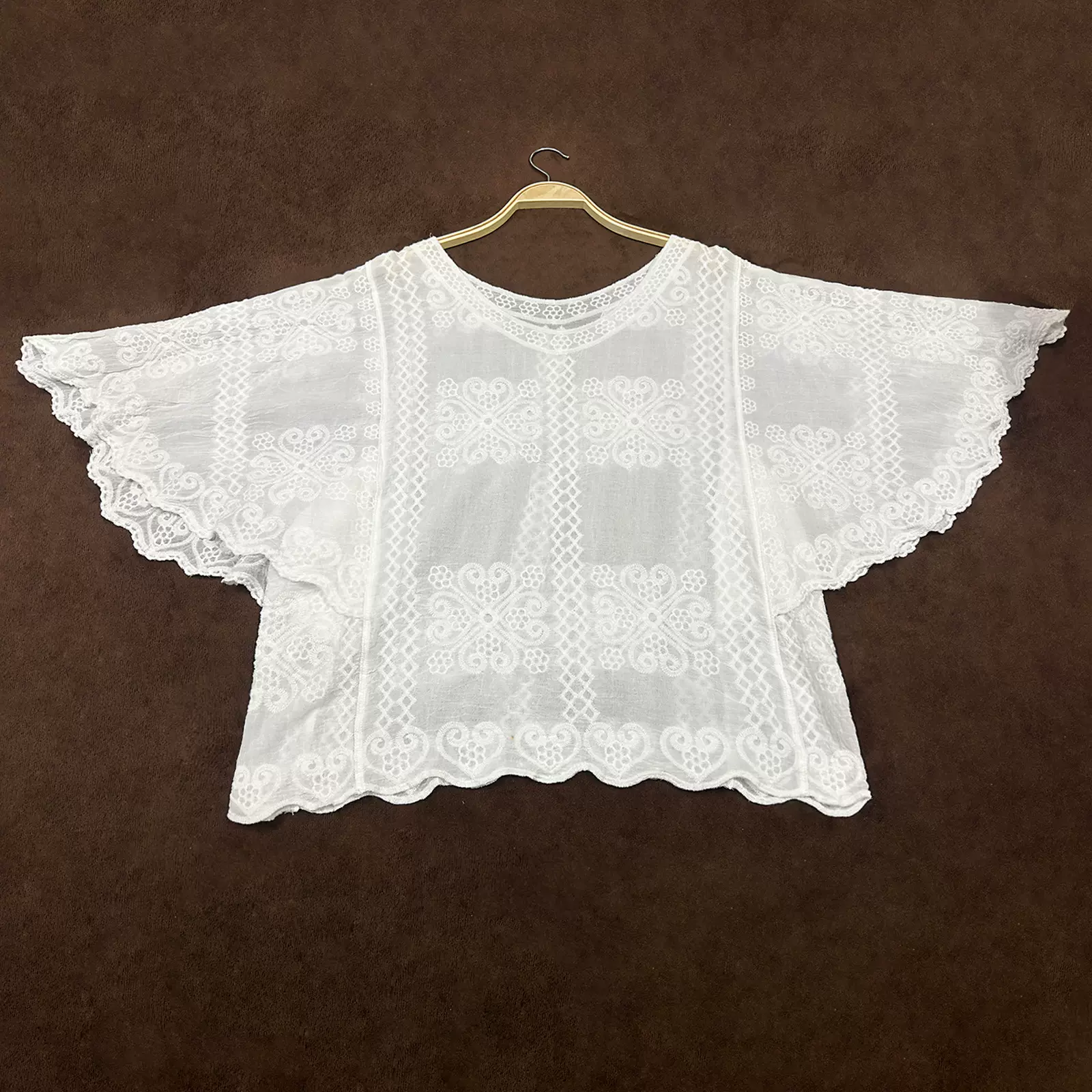 圆领套头蝙蝠袖刺绣镂空蕾丝衫清新甜美上衣女花边袖口透气套头衫