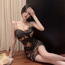 3826夜总店女装低胸性感修身紧身包臀抹胸短裙褶皱印花吊带连衣裙