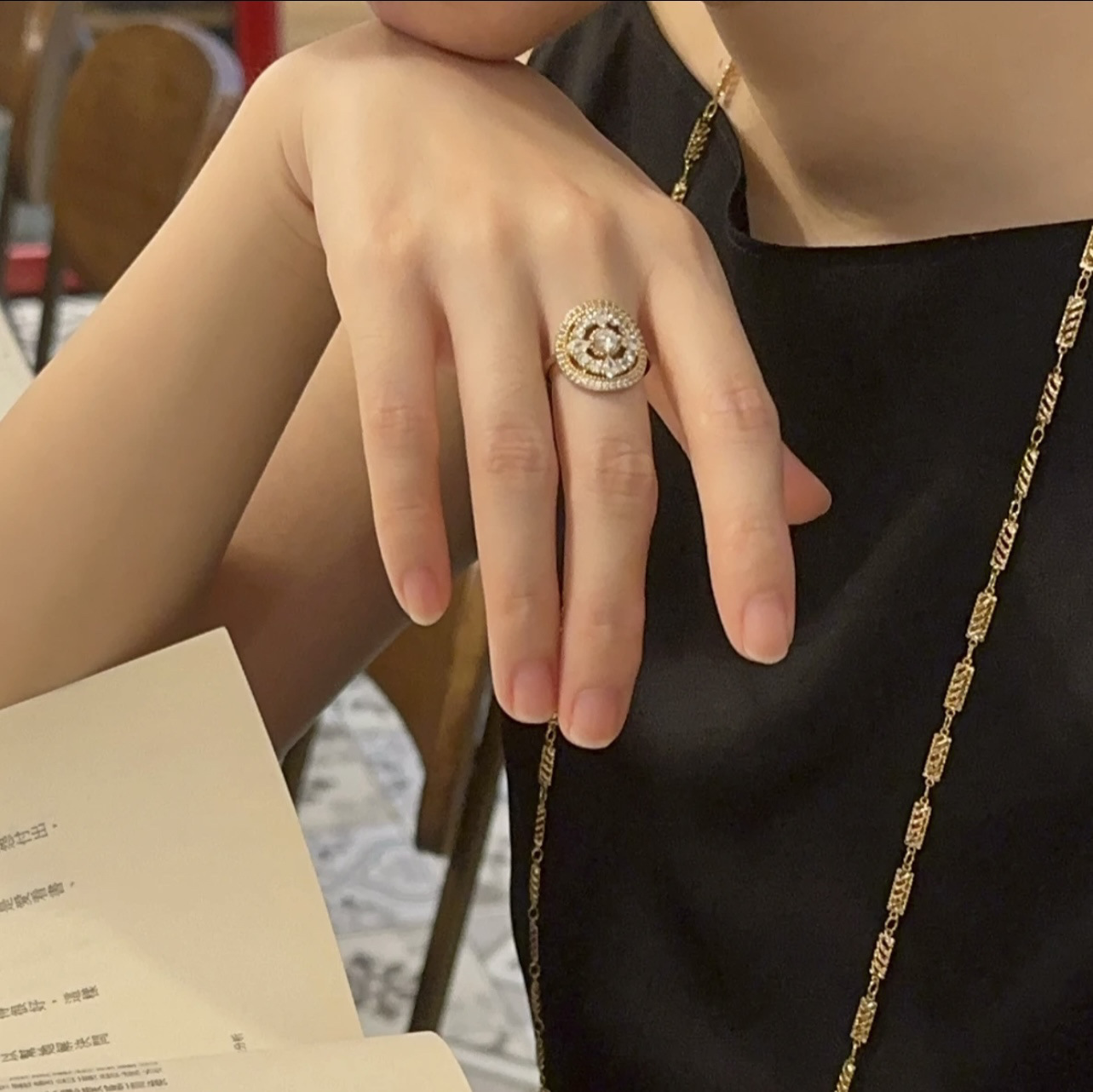 Bague Fleur Zircon Vintage Faite Main Design Élégant Et Unique_voghion.com