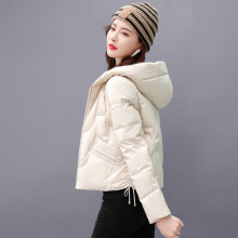 短款羽绒服女冬小个子2024年新款设计感时尚白鸭绒今年显瘦外套潮
