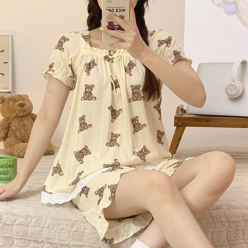 Comercio exterior al por mayor pijamas mujeres verano princesa estilo dulce cuello de una línea pantalones cortos de manga corta traje de servicio a domicilio de oso se puede usar afuera