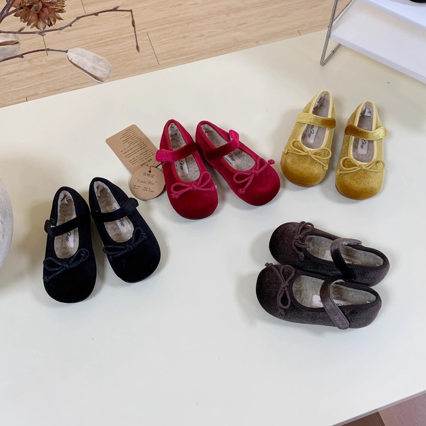 Girls 2025 New Autumn and Winter Korean Style Velvet Warm Cotton Shoes for Girls Baby Gold Velvet Bow Soft Bottom Princess Shoes