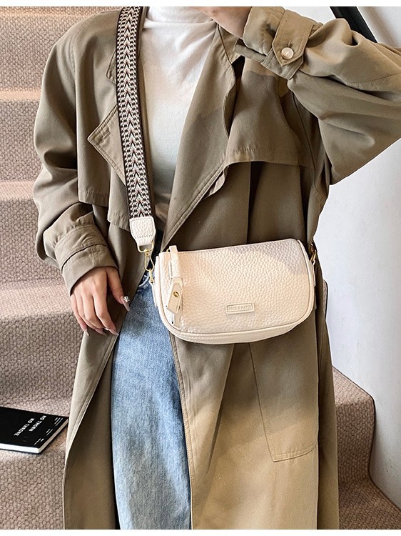 Nuevo bolso popular transfronterizo nuevo bolso de almohada retro de moda para mujer bolso de mensajero de un solo hombro simple de alta gama de todos los partidos