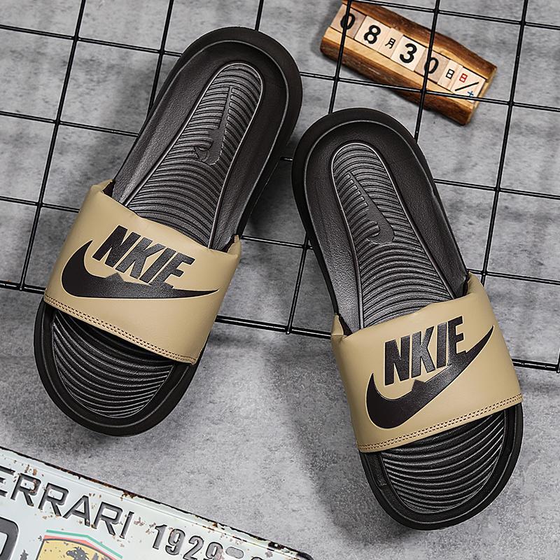 2025 Cross-Border Men's Summer Slippers for Outdoor Wear, Versatile Couple's Slip-On Sandals, New Home Non-Slip Casual Soft-Soled Sandals