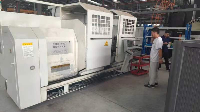 转让二手鑫盛CKB61100数控卧式车床导轨600