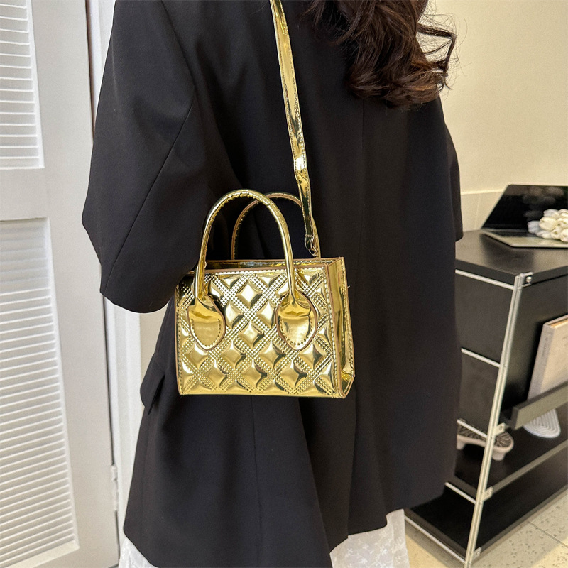 LP Pelle verniciata goffrata da donna 2024 nuova borsa quadrata piccola moda a spalla lucida, semplice e individuale_voghion.com