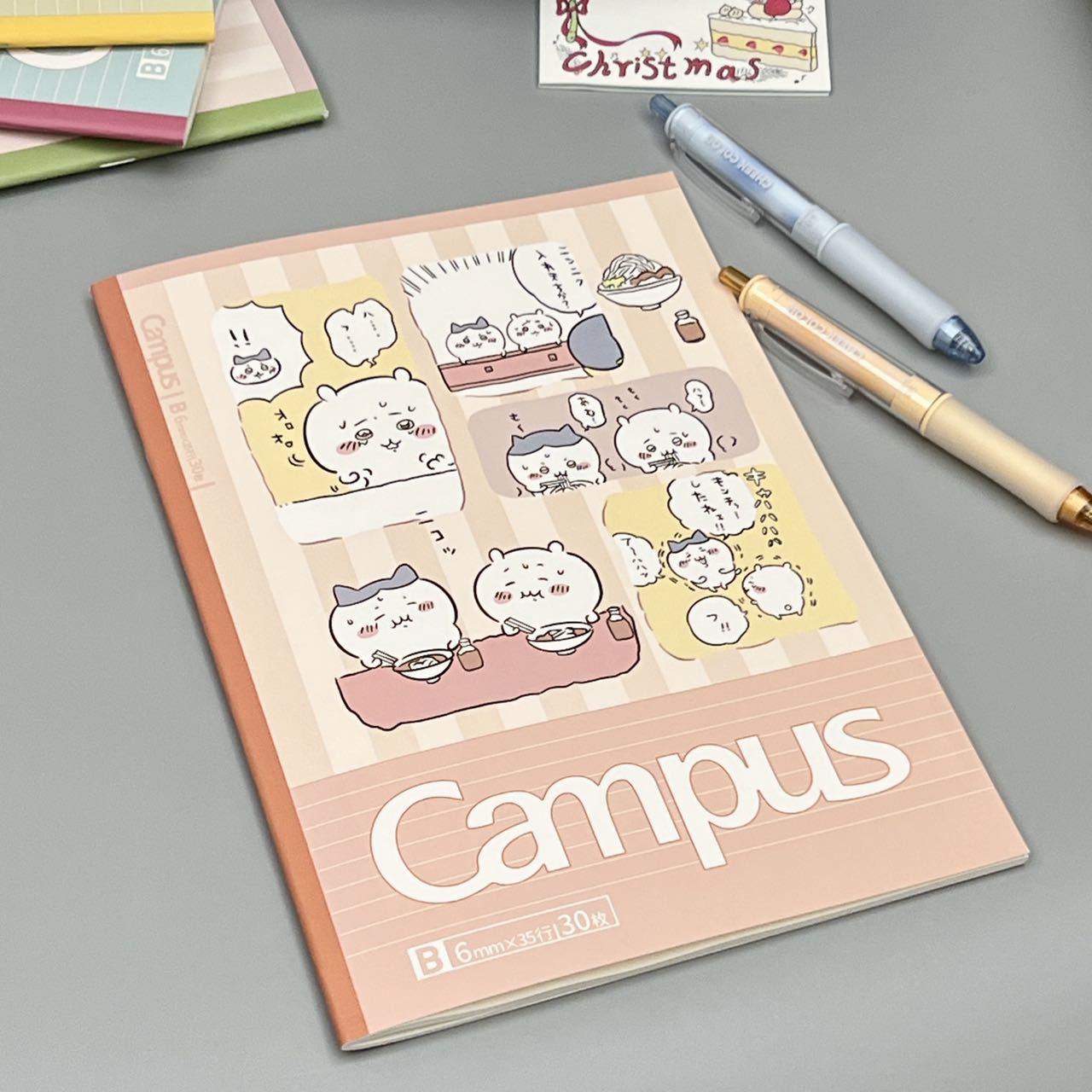 小紅の本はよく売れています。