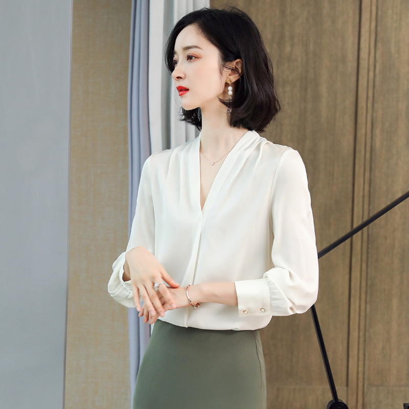 White Heavy Silk Shirt for Women, Long-Sleeved, 2026 Spring/Summer New Style, V-Neck, Professional, Solid Color, Loose Fit, Mulberry Silk Blouse White Heavy Silk Shirt for Women, Long-Sleeved, 2026 Spring/Summer New Style, V-Neck, Professional, Solid Color, Loose Fit, Mulberry Silk Blouse