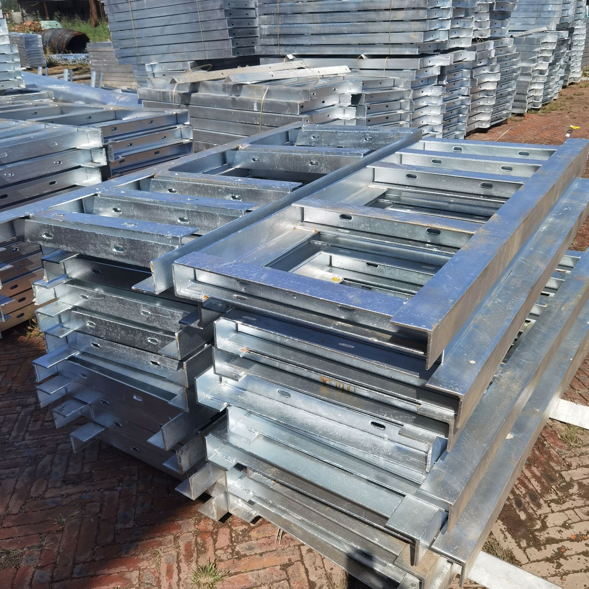 电缆支架热镀锌电力角钢角铁槽钢隧道地铁管道托臂支架电缆沟支架