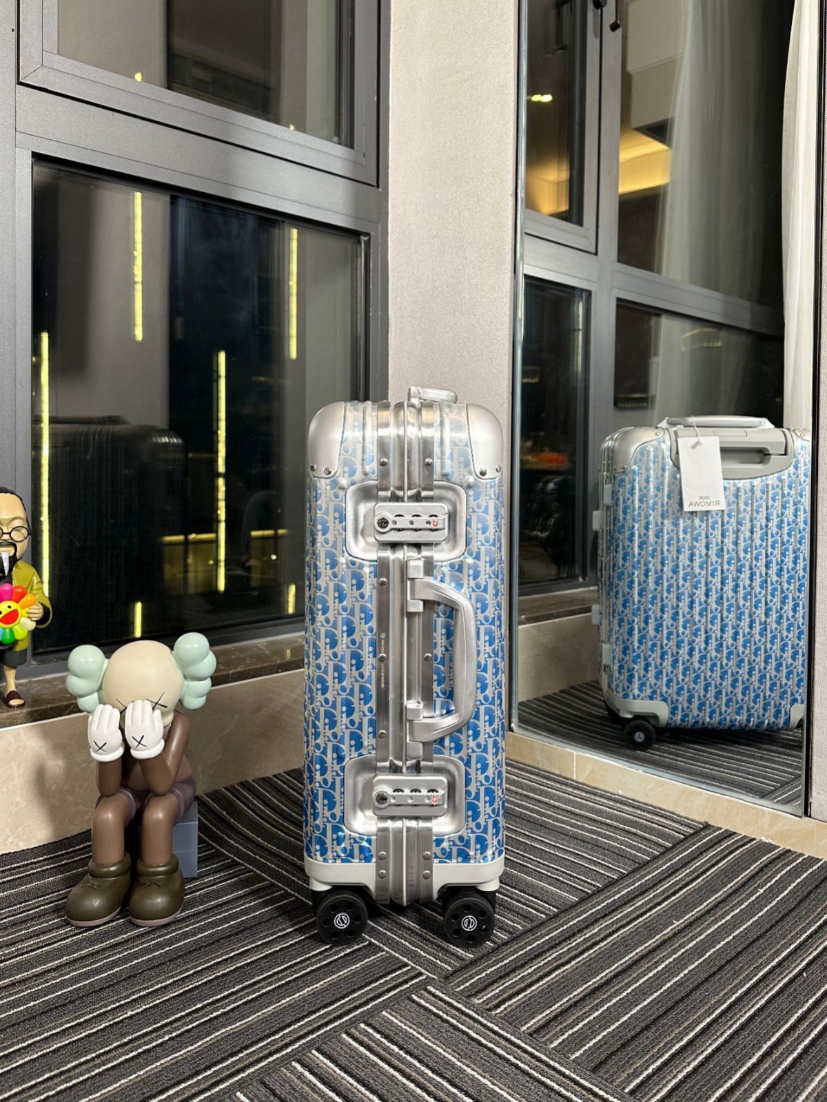 La Caja de facturación de trunk conjunta de Zimmer CD se desvanece y el grabado azul de la cerradura TSA de aleación de aluminio y magnesio de flores antiguas viaja a gran capacidad.