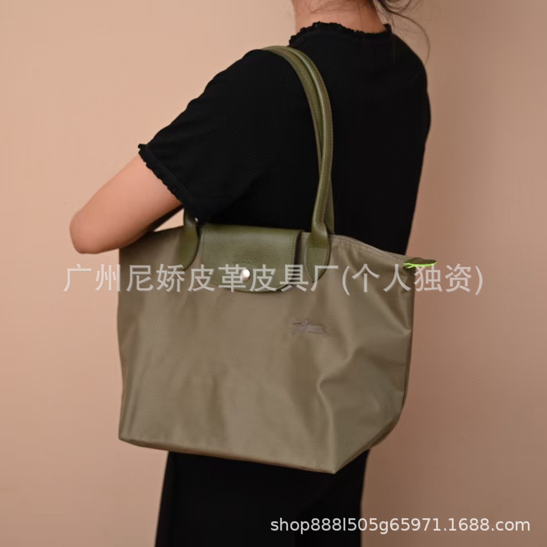 Environmentally friendly artichoke green m04 (original upgraded version)