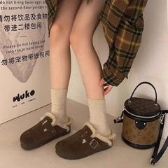 ベーケン靴の毛羽立ちの靴の女性は秋冬の外で2024の新型の厚い底の博ケンとベルベットの足で包頭の半スリッパを履いています。