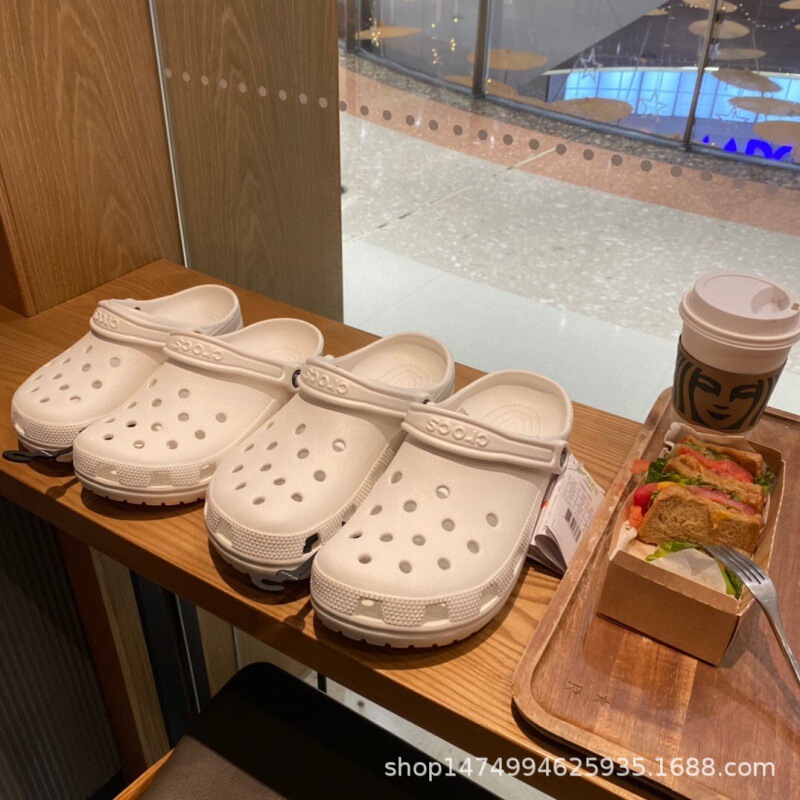 New Celebrity Style Crocs Clogs for Men and Women, Couples' Sandals, Retro Flat Beach Sandals