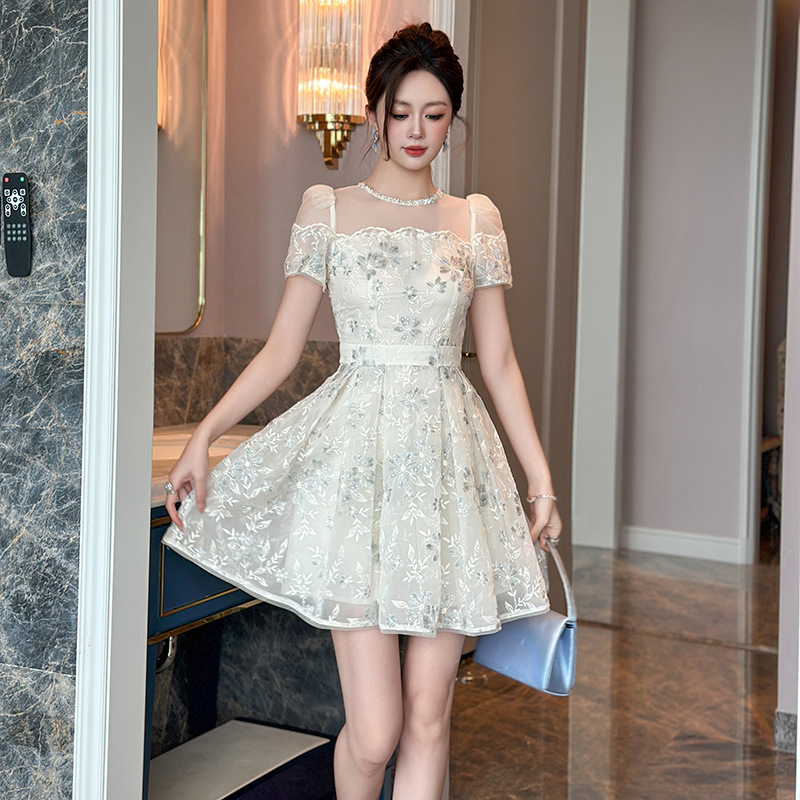 Váy đầm nữ cổ tròn phối lưới ren thêu sequin thắt eo — mơ