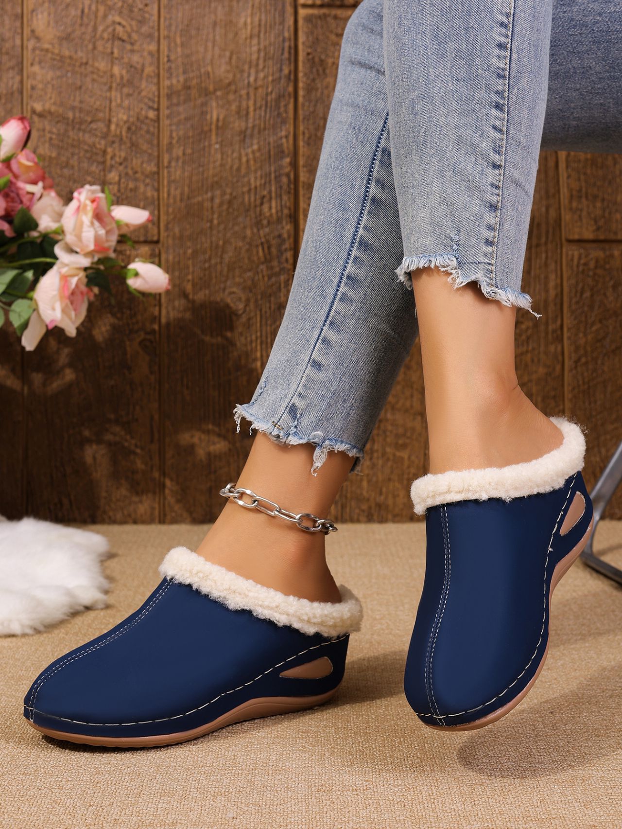 Women's Fleece Lined Wedge Heel Slippers Plus Size Thick Sole Warm Fur Lined Closed Toe Cotton Autumn New Size 43_vogvips.com