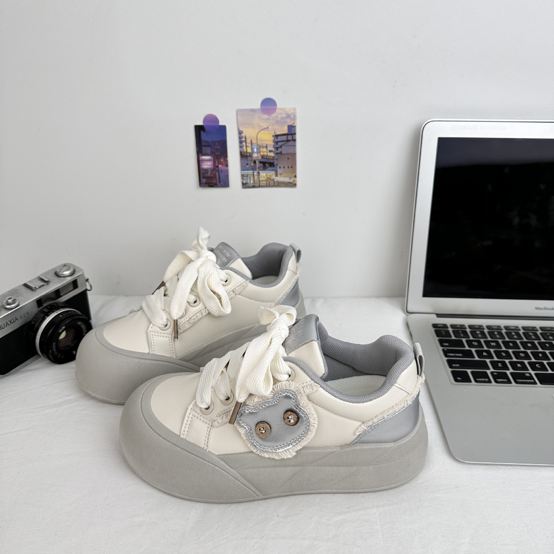 Yuanbo primavera de zapatos de skate de estudiantes de suela gruesa zapatos casuales para mujeres versátiles 2025 nuevos zapatos coreanos