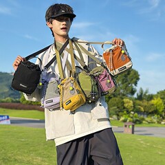 新款多功能户外徒步便携水壶包男女轻便斜挎包水杯手机外出小背包