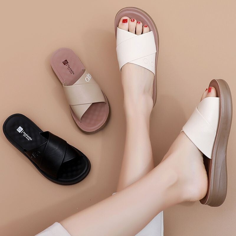 Mom's Slippers for Outdoor Wear, Flat-Soled, Summer, Middle-Aged and Elderly, Really Soft-Soled, Anti-Slip, New Style, Thick-Soled Sandals for Women Mom's Slippers for Outdoor Wear, Flat-Soled, Summer, Middle-Aged and Elderly, Really Soft-Soled, Anti-Slip, New Style, Thick-Soled Sandals for Women