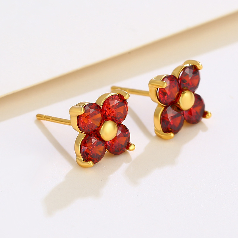 Xuping joyería de cuatro hojas gemas flores rojas pernos de orejas para mujeres coreanas pequeñas frescas de arroz dulce joyería de orejas compacta al por mayor