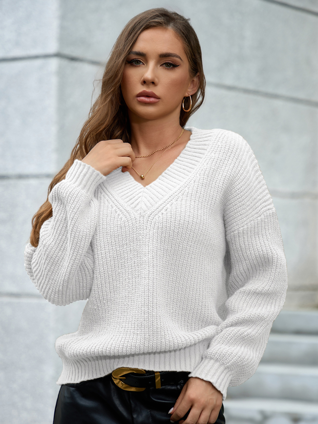 V-neck Sweater Women Pullover Breathable Ribbed Cuffs Relaxed Fit_voghion.com