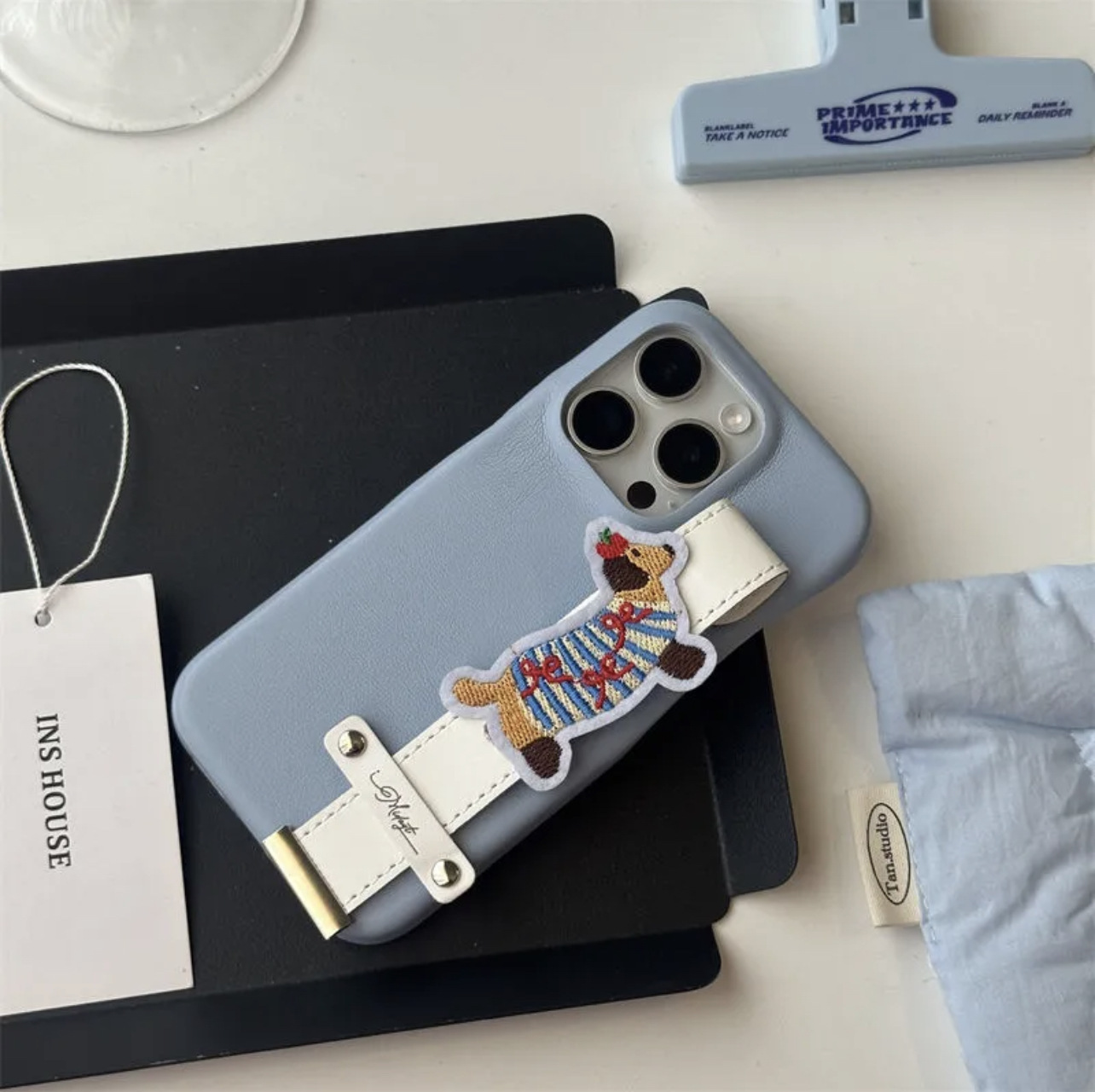 Ins nueva pulsera de perro salchicha de color sólido para iPhone 15ProMax funda para teléfono móvil 14 Apple 13Pro Mujer 12