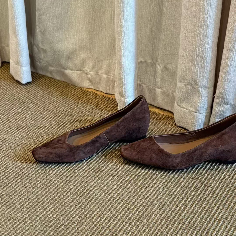 In-Stock 2026 New Vintage Square-Toe Suede Elegant Shallow Slip-On Shoes for Women, French Style, Hidden Heel, Commuter Slip-Ons