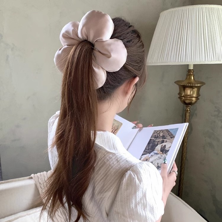 Flores suaves tridimensionales llenas de algodón anillo de pelo nicho simple y fresco de alto nivel sensación bola cabeza de caballo anillo de pelo