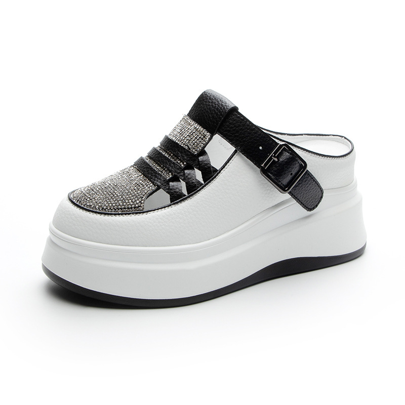 Media zapatilla de diamante de agua de Baotou con suela gruesa para mujeres en verano con 2024 nueva moda y sandalias de cuero casual verde