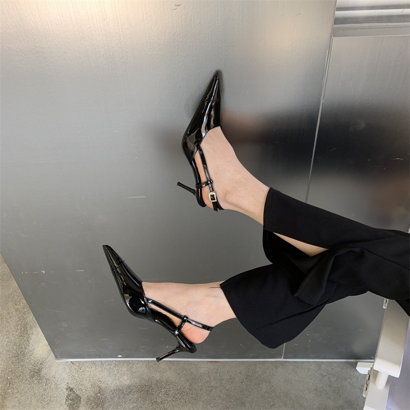 2024 nuovo autunno e l'estate scarpe a spillo francesi con punta a punta temperamento dorato sandali cavi con punta a punta per le donne tacchi alti_voghion.com